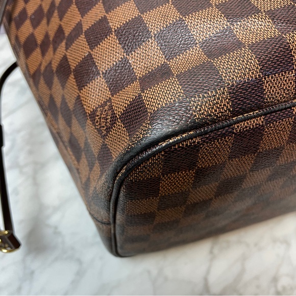 Louis Vuitton Damier Ebene Neverfull MM - Picture 5 of 15